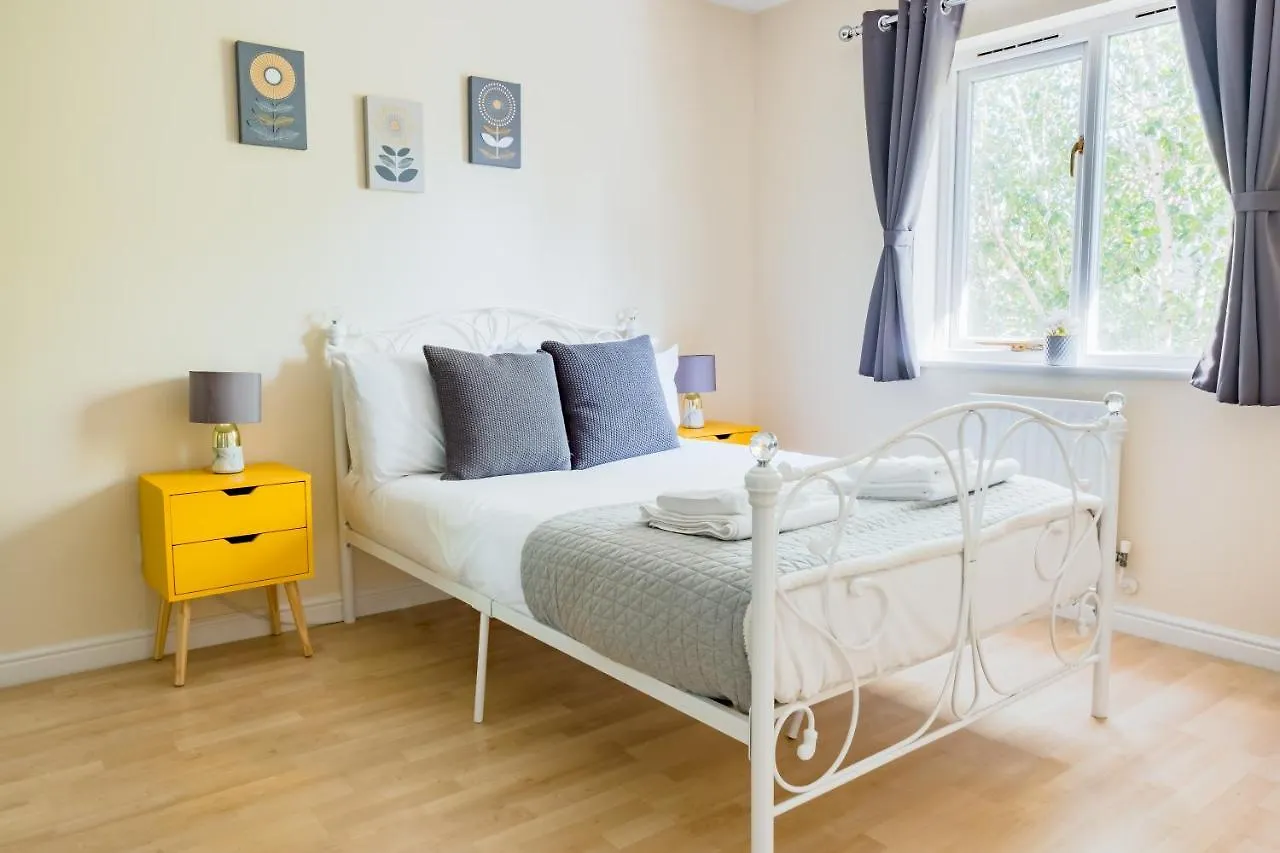 Um Living Stays - Sleeps 7 Cambridge  Apartment