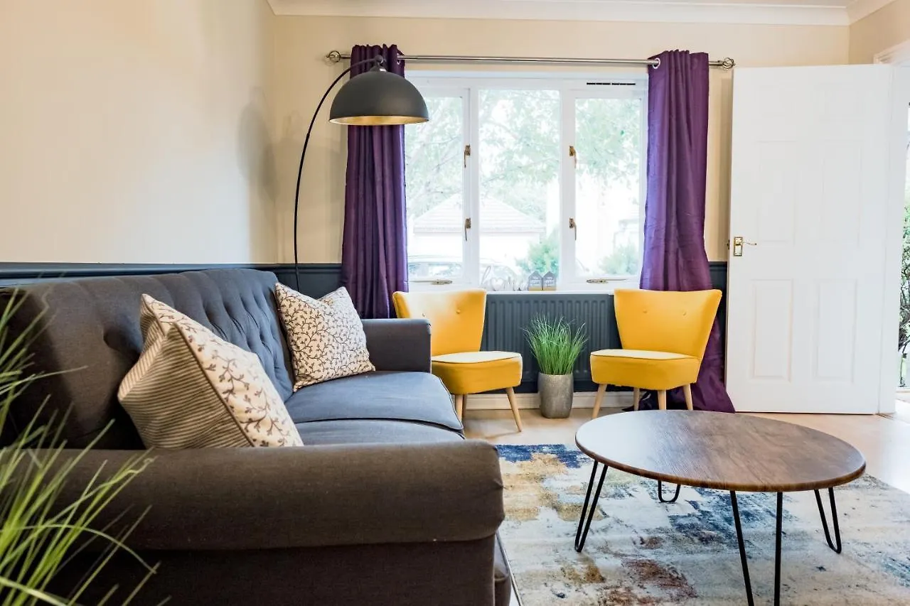 Um Living Stays - Sleeps 7 Cambridge  0*, Cambridge (Cambridgeshire)
