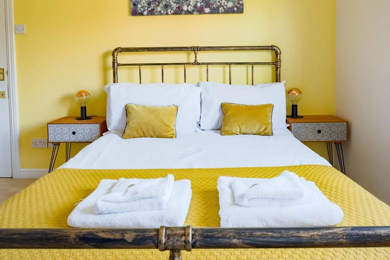 Um Living Stays - Sleeps 7 Cambridge  United Kingdom