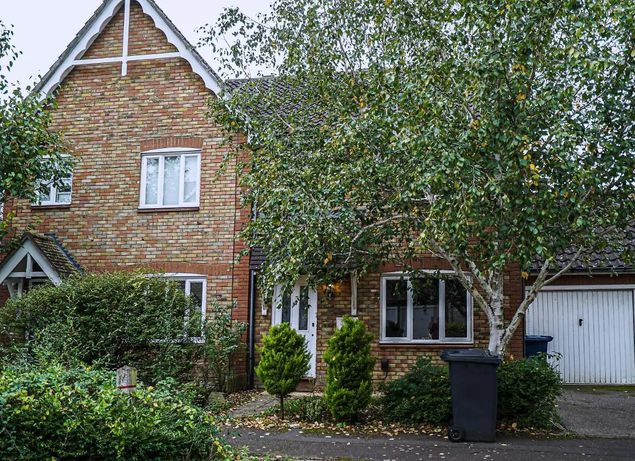 Apartment Um Living Stays - Sleeps 7 Cambridge  United Kingdom